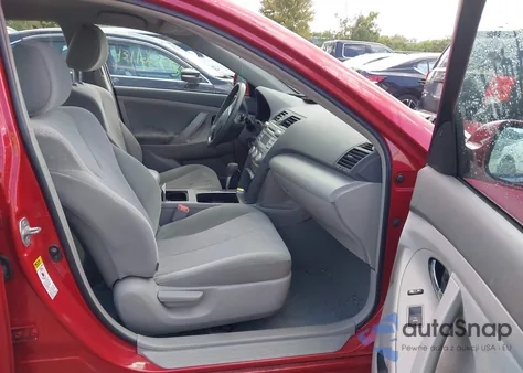 2011 Toyota Camry Le z USA, uszkodzony, nr VIN 4T4BF3EK2BR192103